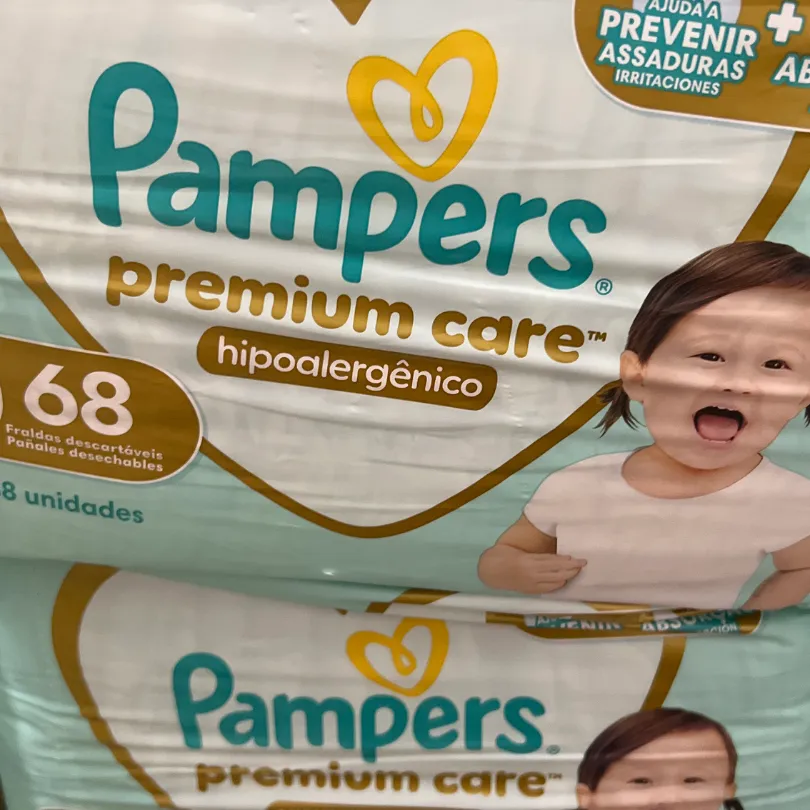 Fralda Pampers premium care