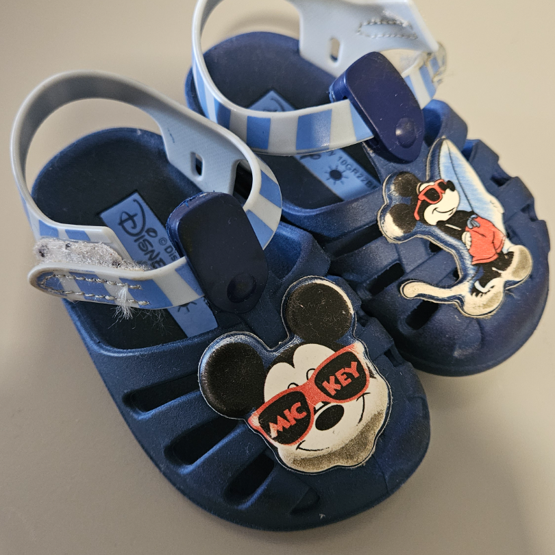  Chinelo do Mickey com Velcro
